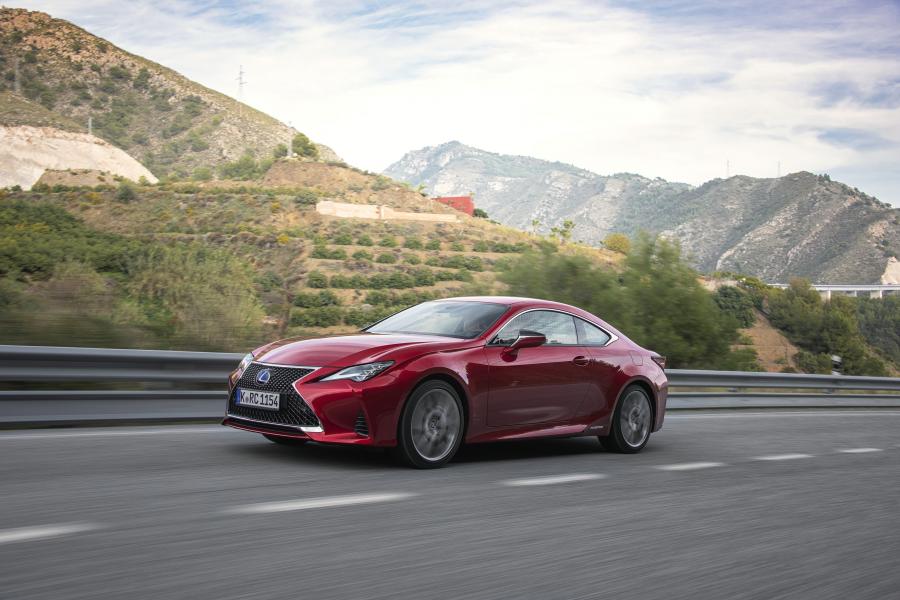  Lexus RC300h 2018 года  (WW) (фото 39 из 139)